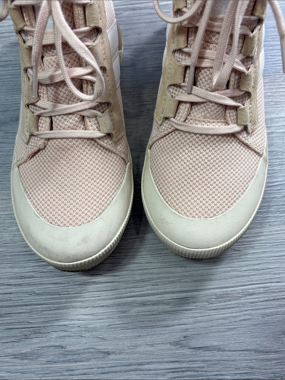 Sorel Out 'N About III Women’s Nova Chalk Sand Sneakers - size 9 - Picture 3 of 10